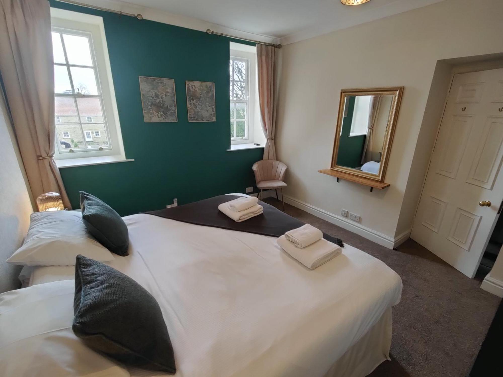 Sutton Hall Resort Тирск Номер фото