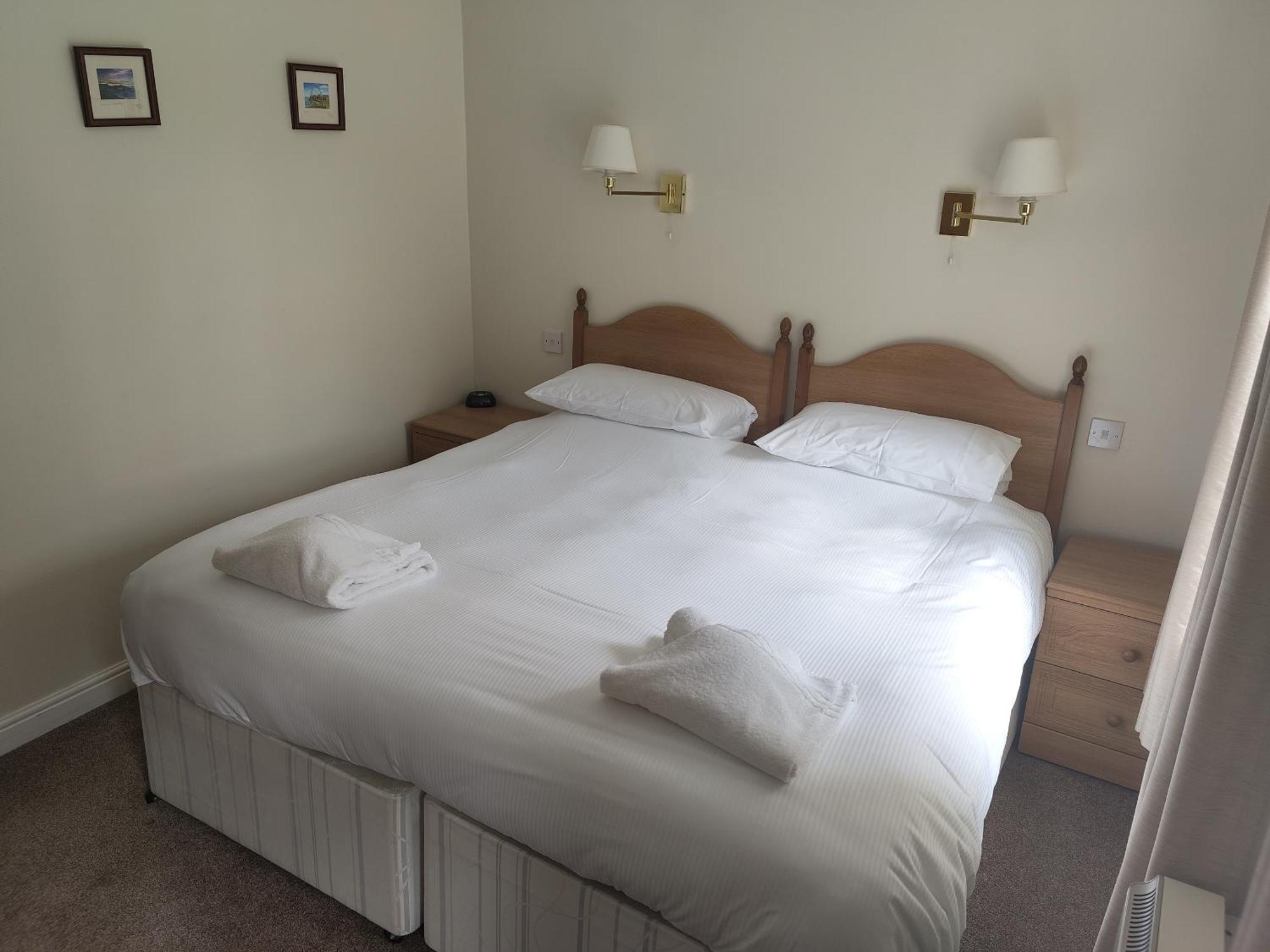 Sutton Hall Resort Тирск Номер фото
