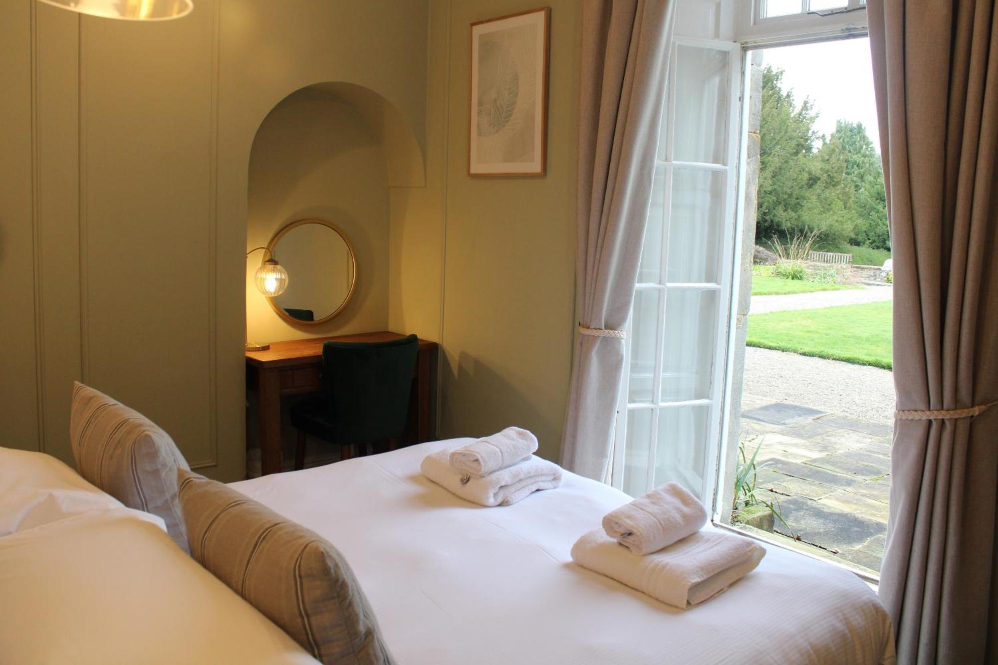 Sutton Hall Resort Тирск Номер фото
